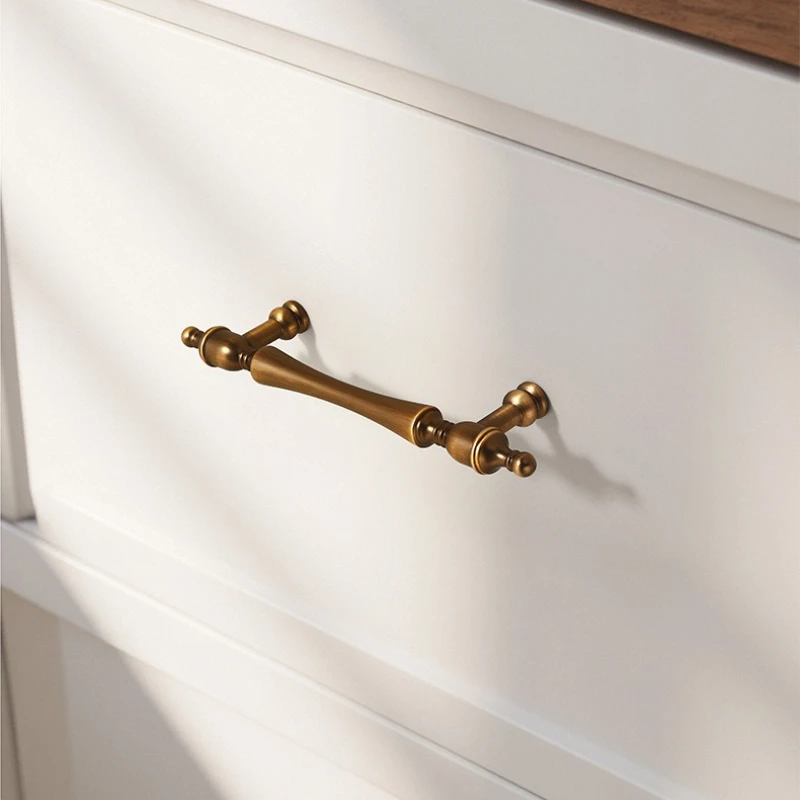 French-style Cream Interiors Handles for Furniture Golden Bedroom Wardrobe Dresser Drawer Handles Cabinet Knobs and Handles
