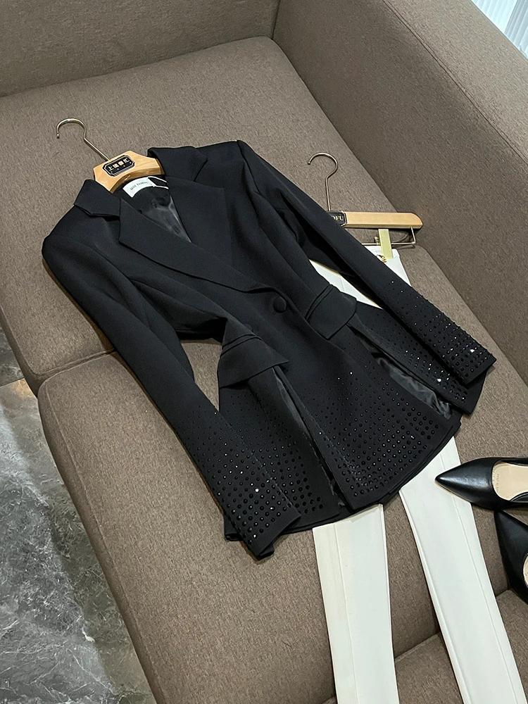 

Retro Briti Sle Women's Slim Fit Suit Jaet with Diamond Design And Side Slits for Early Winter Commute WY032