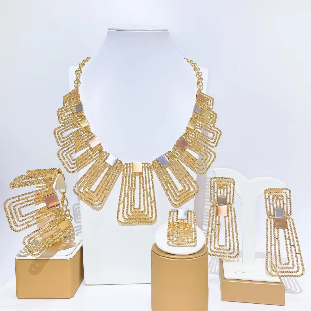 nuevo-y-lujoso-juego-de-joyeria-de-4-piezas-chapado-en-oro-de-18k-de-dubai-collar-aretes-pulsera-y-anillo-geometricos-multitono-para-mujer-ideal-para-fiestas