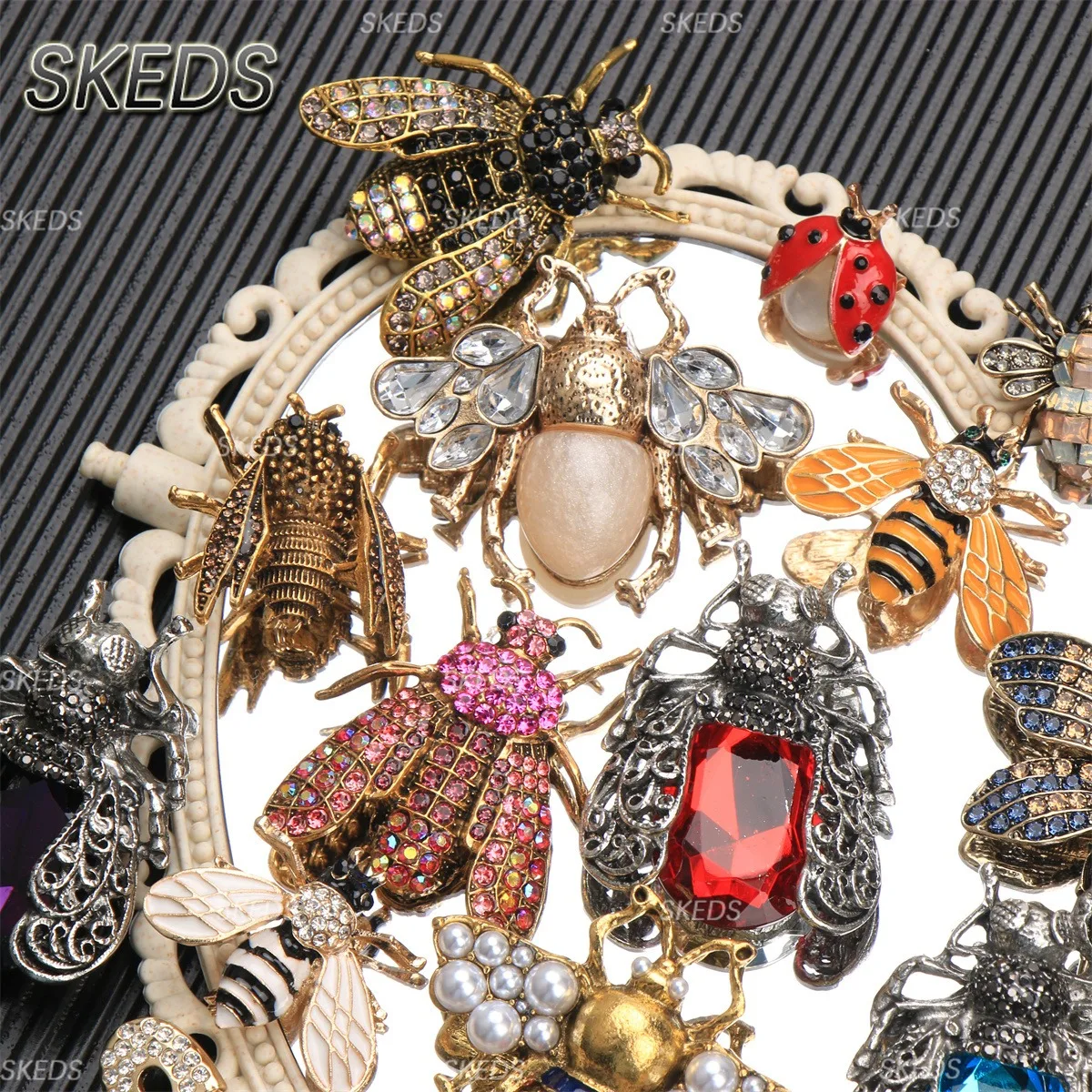 SKEDS Classic Insect Series Pins Brooches for Woman Men Vintage Beetle Bee Corsage Fly Pin Grande Broche Exquisite Gift