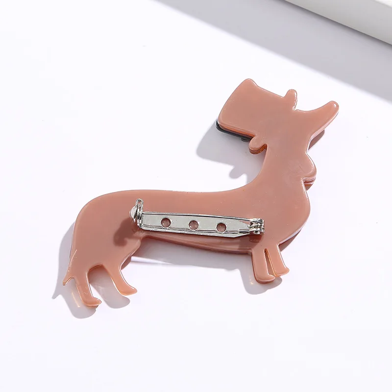 Broche acrílico do tema do animal, cão da salsicha, decorações bonitos, forma simples, acessórios do vestuário