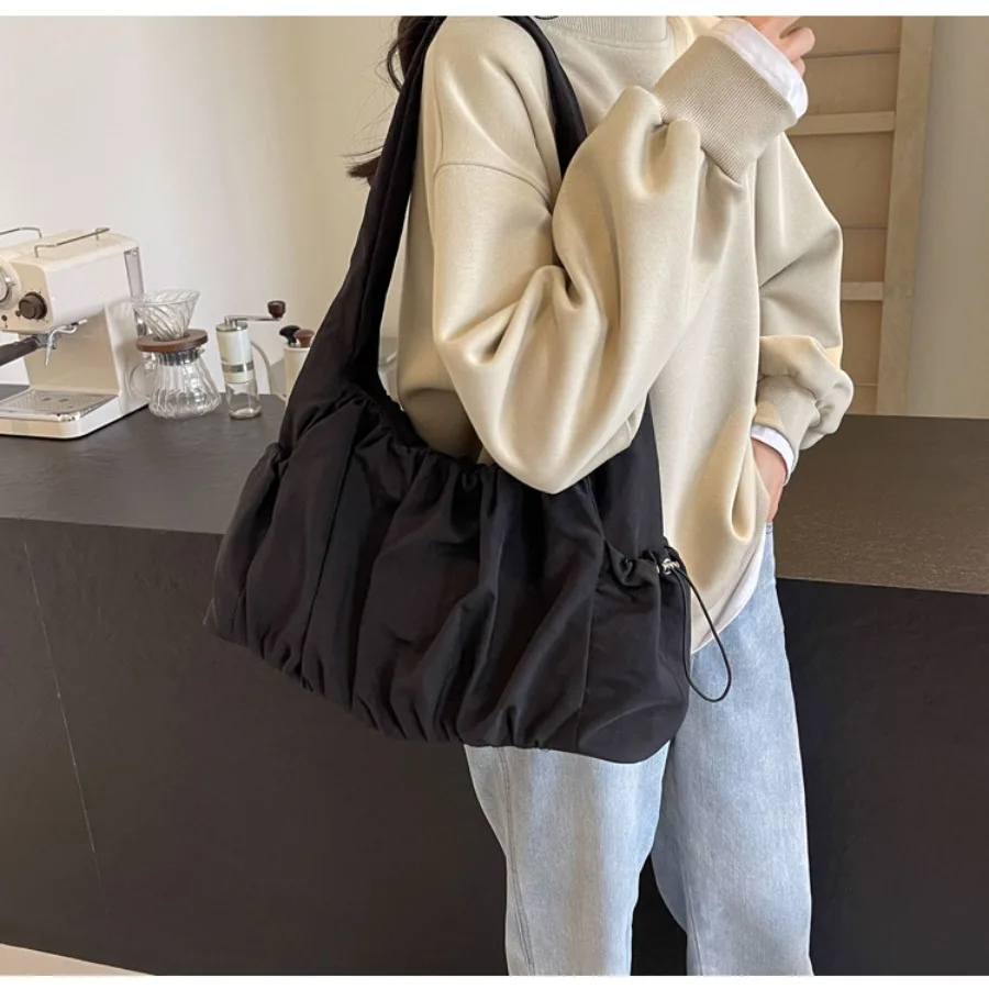 

Autumn/Winter new niche design minimalist canvas pleated shoulder bag trendy large-capacity casual commuting underarm bags