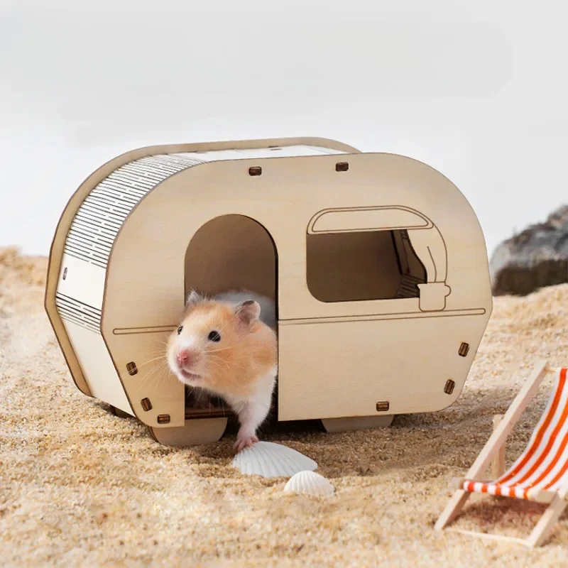 New Design Breakfast Car Shape Guinea Pig Hamster Wooden House Hideout