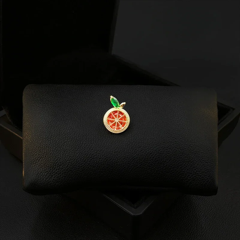 

Mini Orange Brooch Women's Suit Neckline Anti-Exposure Buckle Cute Fruit Collar Pin Clothing Accessories Jewelry 5098