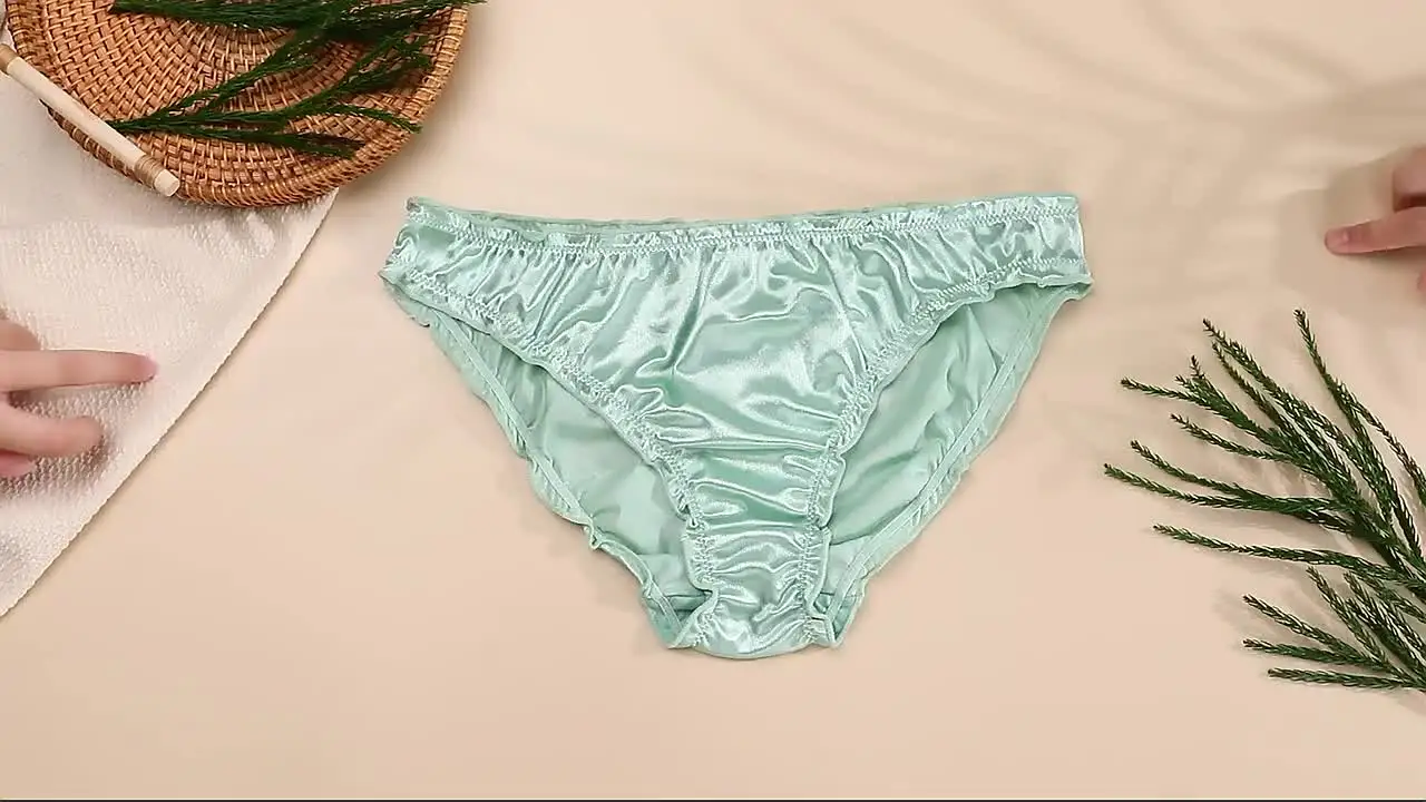 Ladies Frill Trim Satin Ice Silk Seamless No Show Underwear Invisible Briefs Plus Size Women's Panties S/M/L/XL