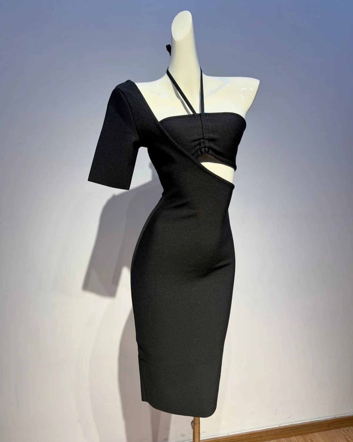 

Summer Celebrity Women's One-Shoulder Cut-Out Black Midi Bodycon Dress Elegant Evening Club Party Wear 2026