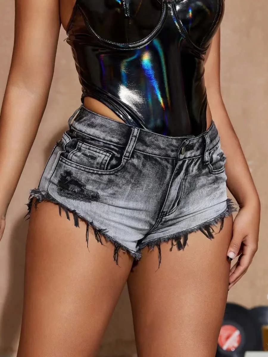 กางเกงยีนส์ขาสั้นเอวต่ำทรงเอไลน์แต่งระบายชายขาดสำหรับผู้หญิง สไตล์สตรีทลำลอง