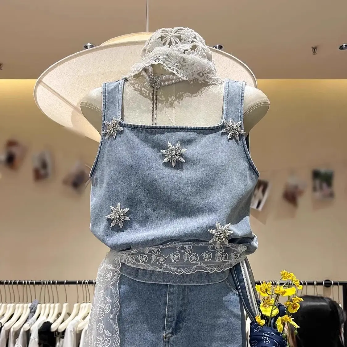 

Summer new women's clothing Korean niche fashion sweet three-dimensional flower retro denim sling vest sleeveless top