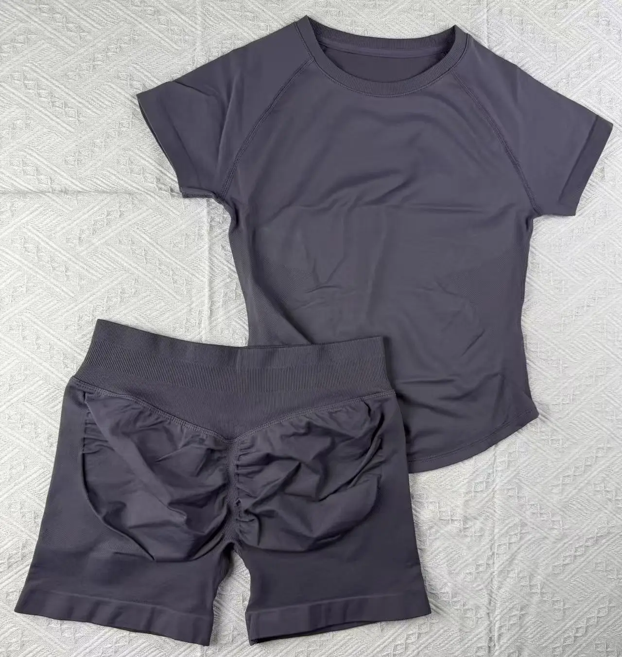 Nieuwe DFYZHE Running Fitness Set Ronde Hals Korte Mouw Naadloze Yoga Top T-shirt Fitness Set T-shirt Shorts 2-delige set