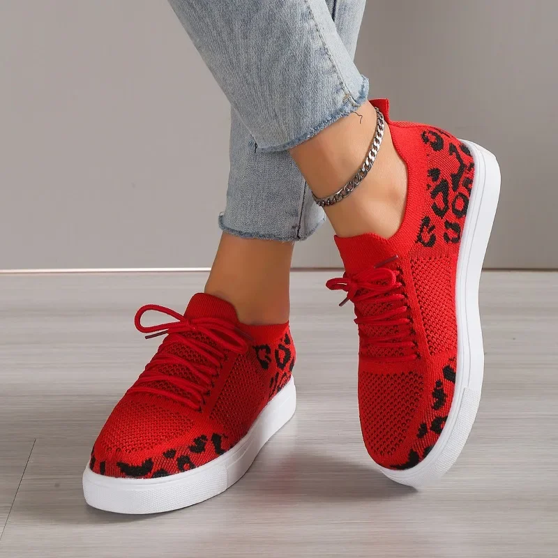 Leisure Sports Women's Single Shoes 2024 New Round Headed Lace up Flat Bottom Comfortable Mesh Fashionable Large Size Shoes