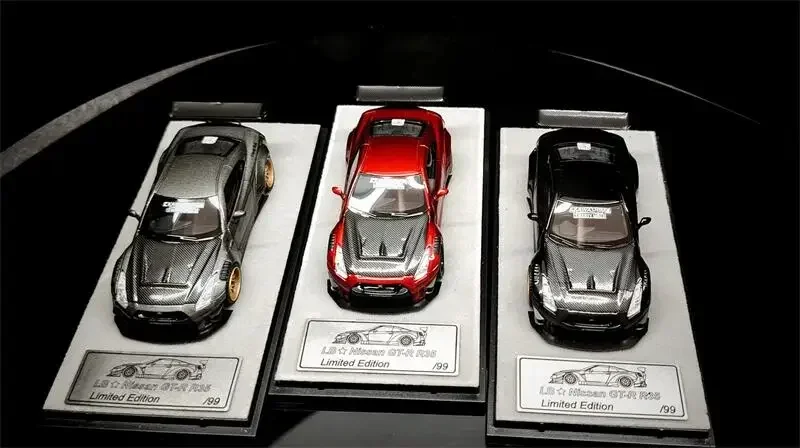 

Модель Qidian 1:64 GT-R R35 LB Carbon-Hood Limited299 Модель автомобиля из смолы
