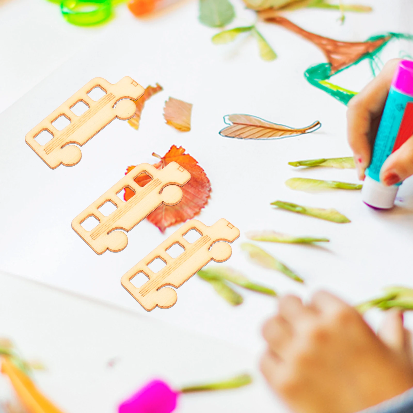 

20 Pcs Wooden Slice Graffiti Craft Supplies Smooth Surface DIY Projects Bus Shape Ornaments Kids Creativity Art Decor Wall