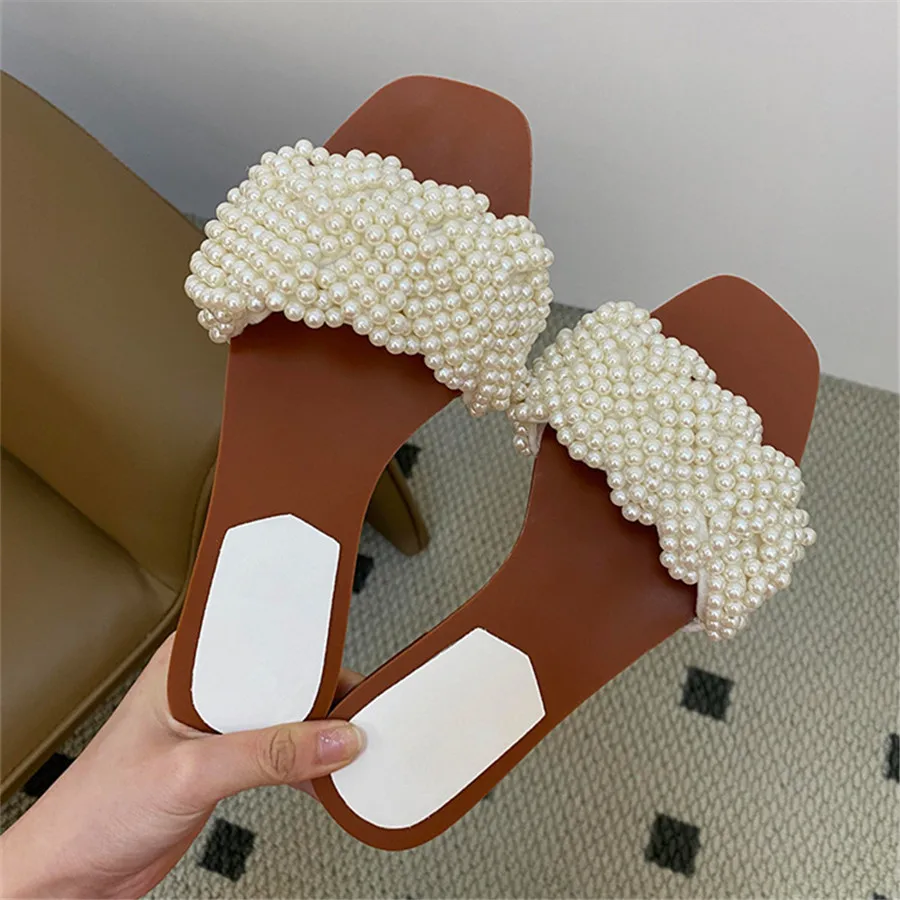 2026 New Women's White Pearl Weaving Flat Slippers Summer Outerwear Casual Beach Shoes Cool Slides Handmade Gladiator Sandals