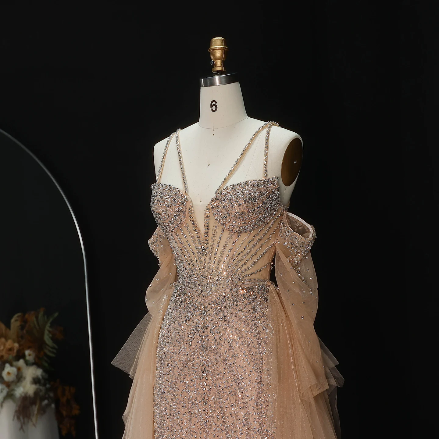 Sharon Said Dubai Grünes Abendkleid mit Spaghettiträgern, Perlen und Rüschenärmeln, formelles Ballkleid für Damen, SS123, maßgeschneidert – Detail 14