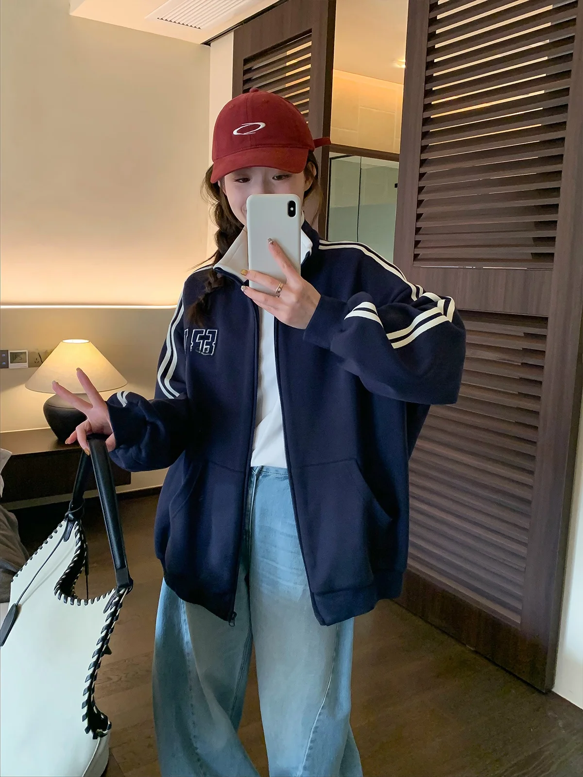 

Fashionable Striped Zipper Sports Jacket Women's Loose Fit Spring 2026 Love Devil Fish Casual Outerwear Commute Style