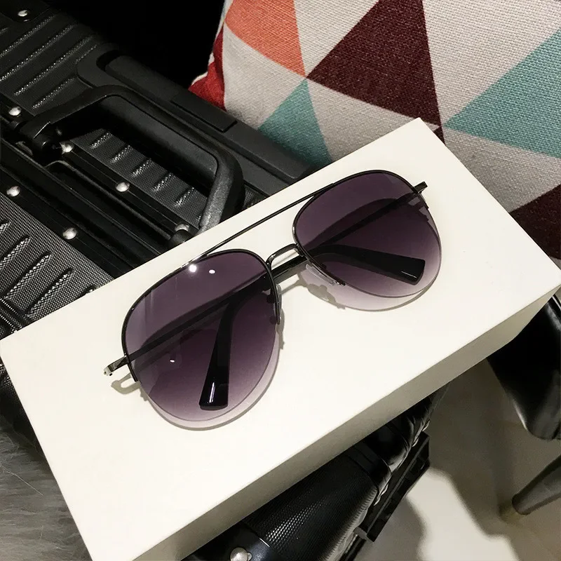 نظارات شمسية كلاسيكية للرجال إطار معدني طيار موضة المرأة الرياضة في الهواء الطلق المضادة للأشعة فوق البنفسجية القيادة نظارات شمسية UV400 Gafa De Sol