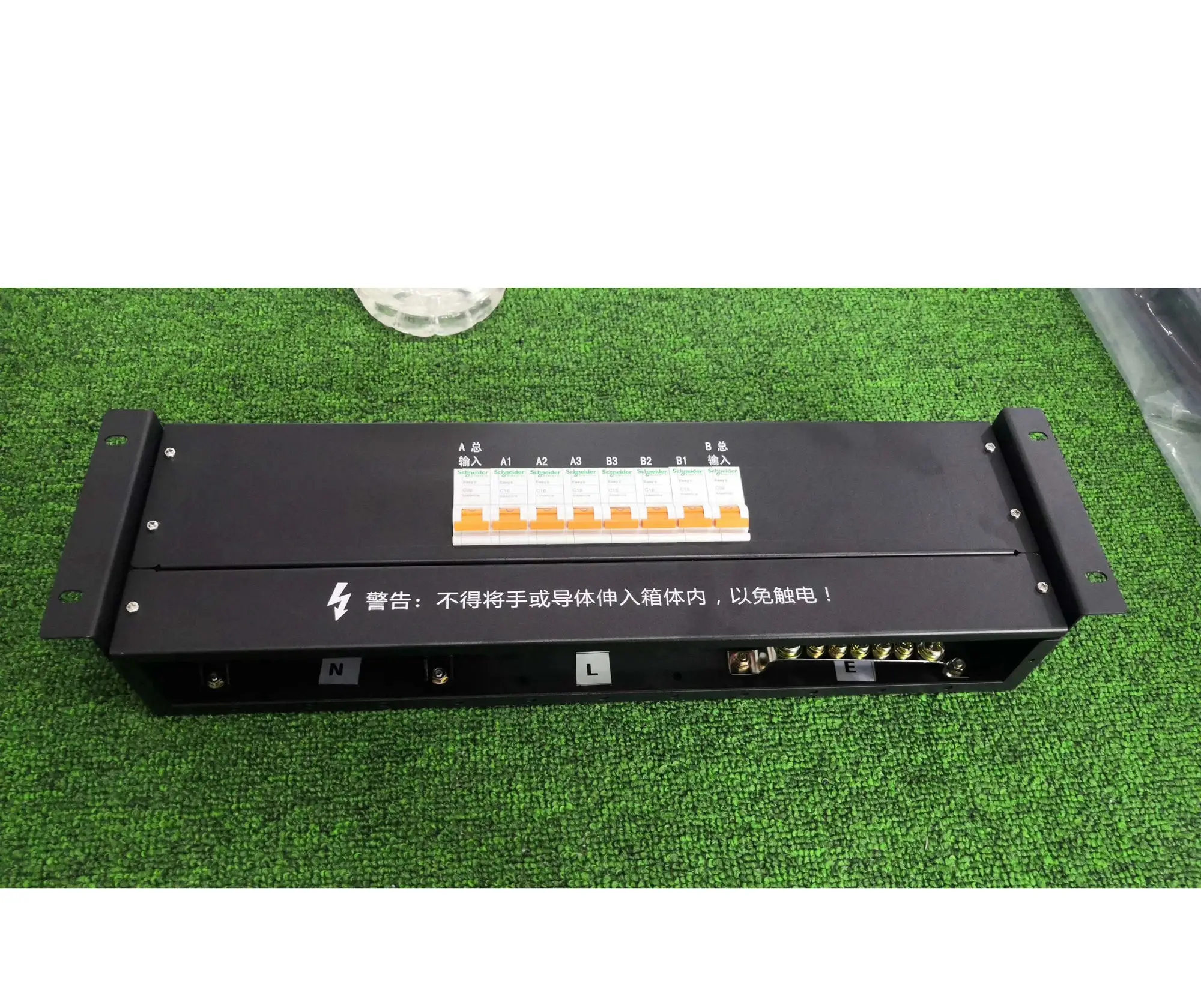 Oreint 3U 240V AC PDU Aluminum Metal Power Distribution Box with 6way 1P 16A Breaker Output 2way 1P 32A Breaker Input 19-inch