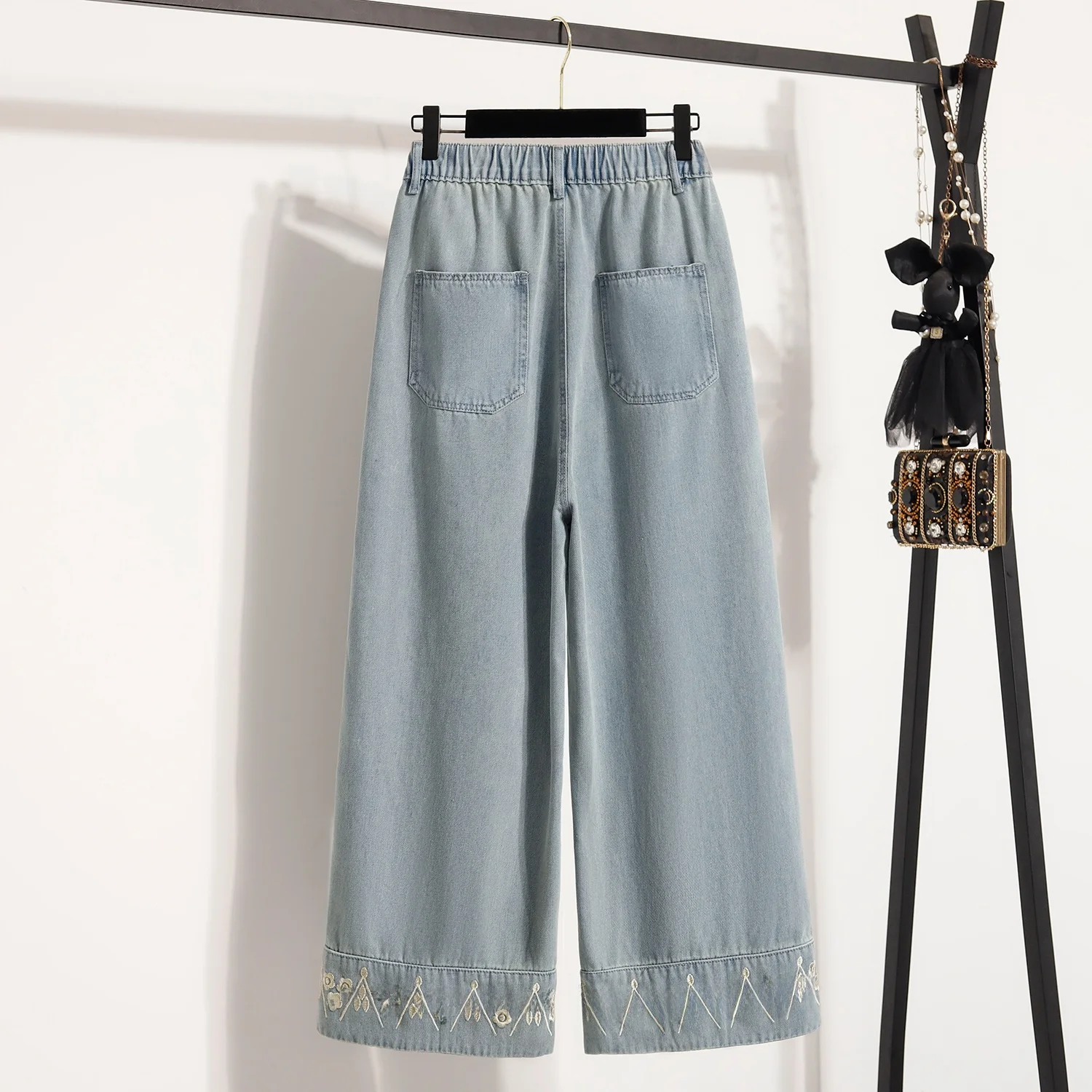 

Slimming Effect Loose Fit Pure Color Embroidered Straight Leg Jeans Thin Lightweight Cotton Nine-Tenths Length Casual Sle