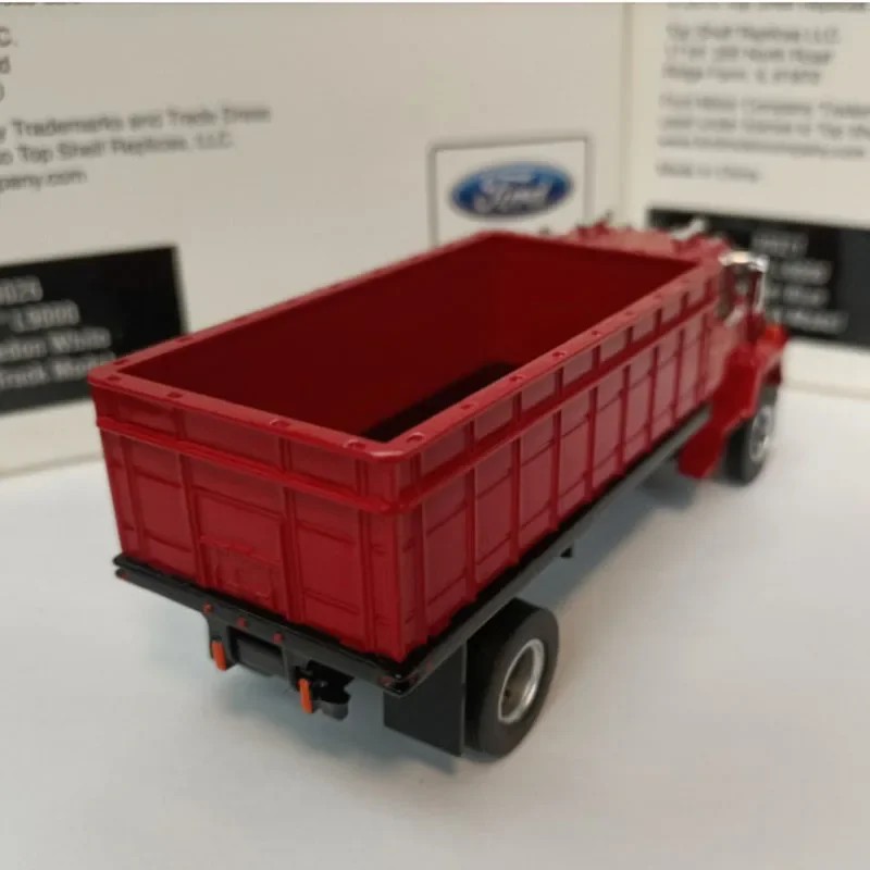 1:64 Scale Ford L9000 Alloy Heavy Truck Model