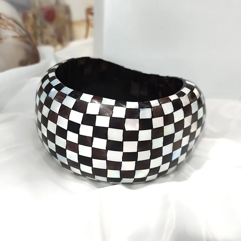 Trendy New Fashion Big Bangle, Shell Splicing Resin Irregular Large Wave Pattern Statement Bracelet for Womenb Vintage Jewelry