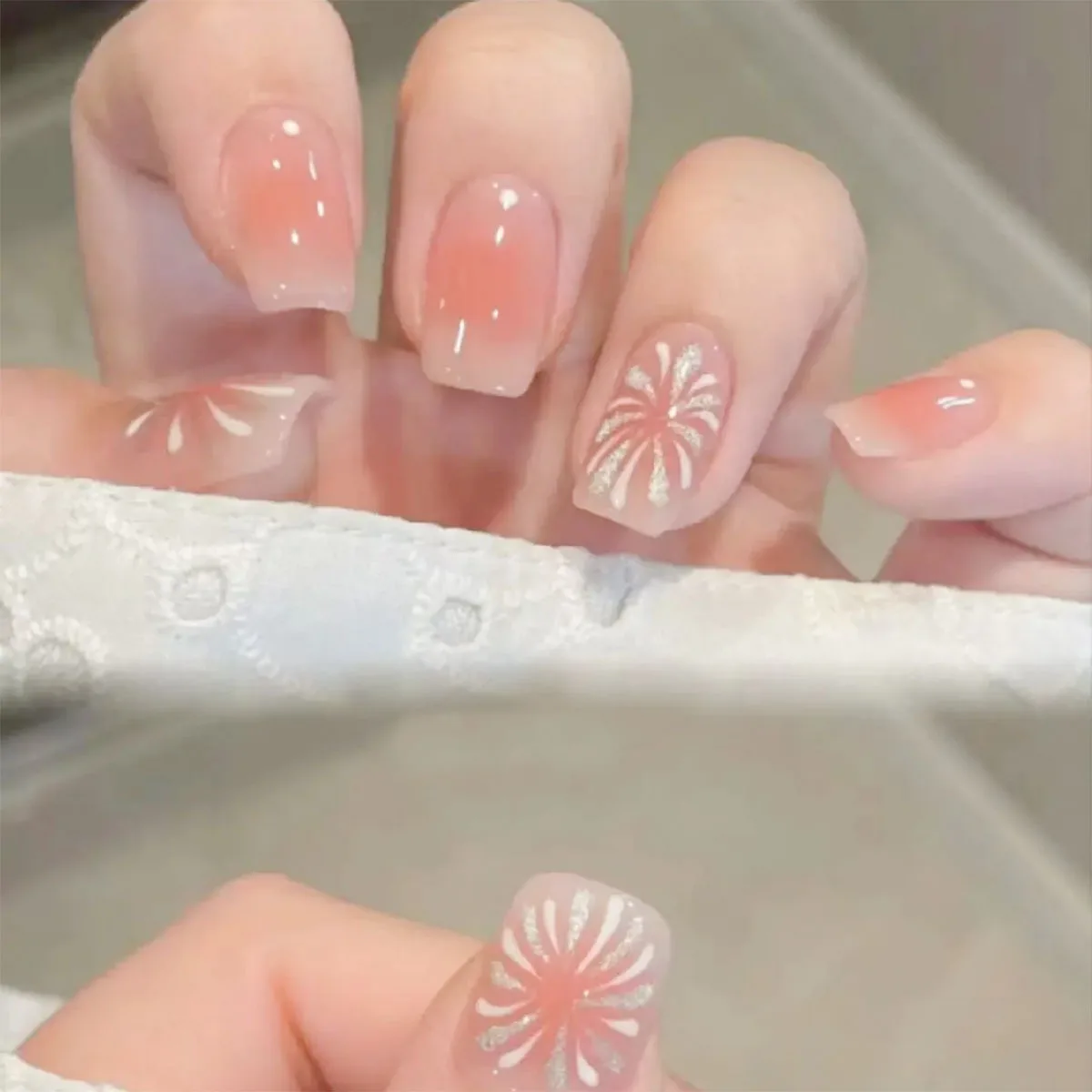 24pcs Cute Short Coffin Fake Nails Swallow Grid False Nails Sweet Pearl Press on Nails Glitter Diamond Nail Art for Women & Girl