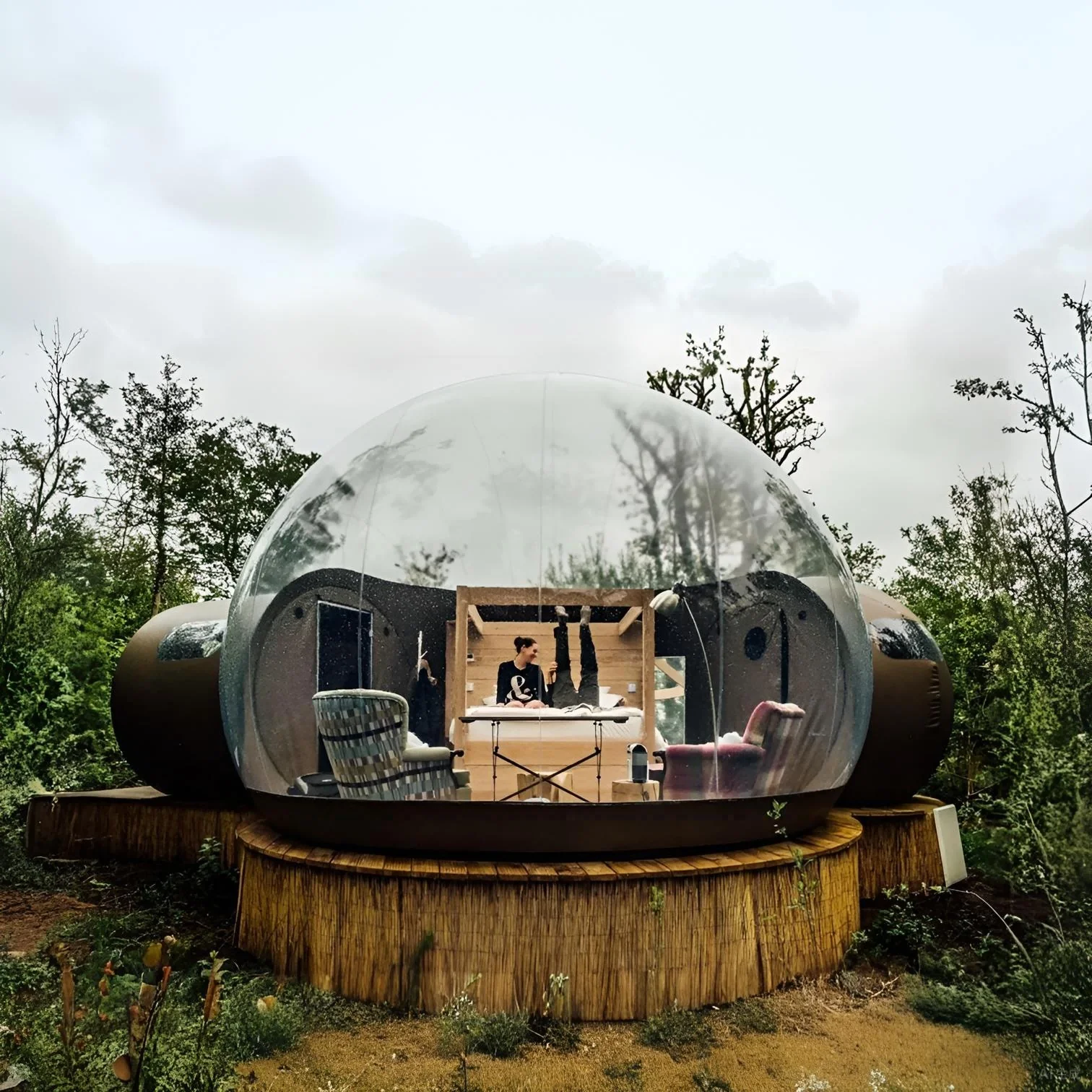

Transparent Inflatable Bubble House Transparent PVC Tent Glamping Dome House for Campsite One Bedroom One Bathroom