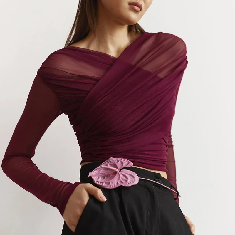 2000er Jahre Europäische und amerikanische Damen-Herbstmode im neuen Retro-Stil, einfarbiges Mesh-T-Shirt mit sexy Falten und langen Ärmeln.