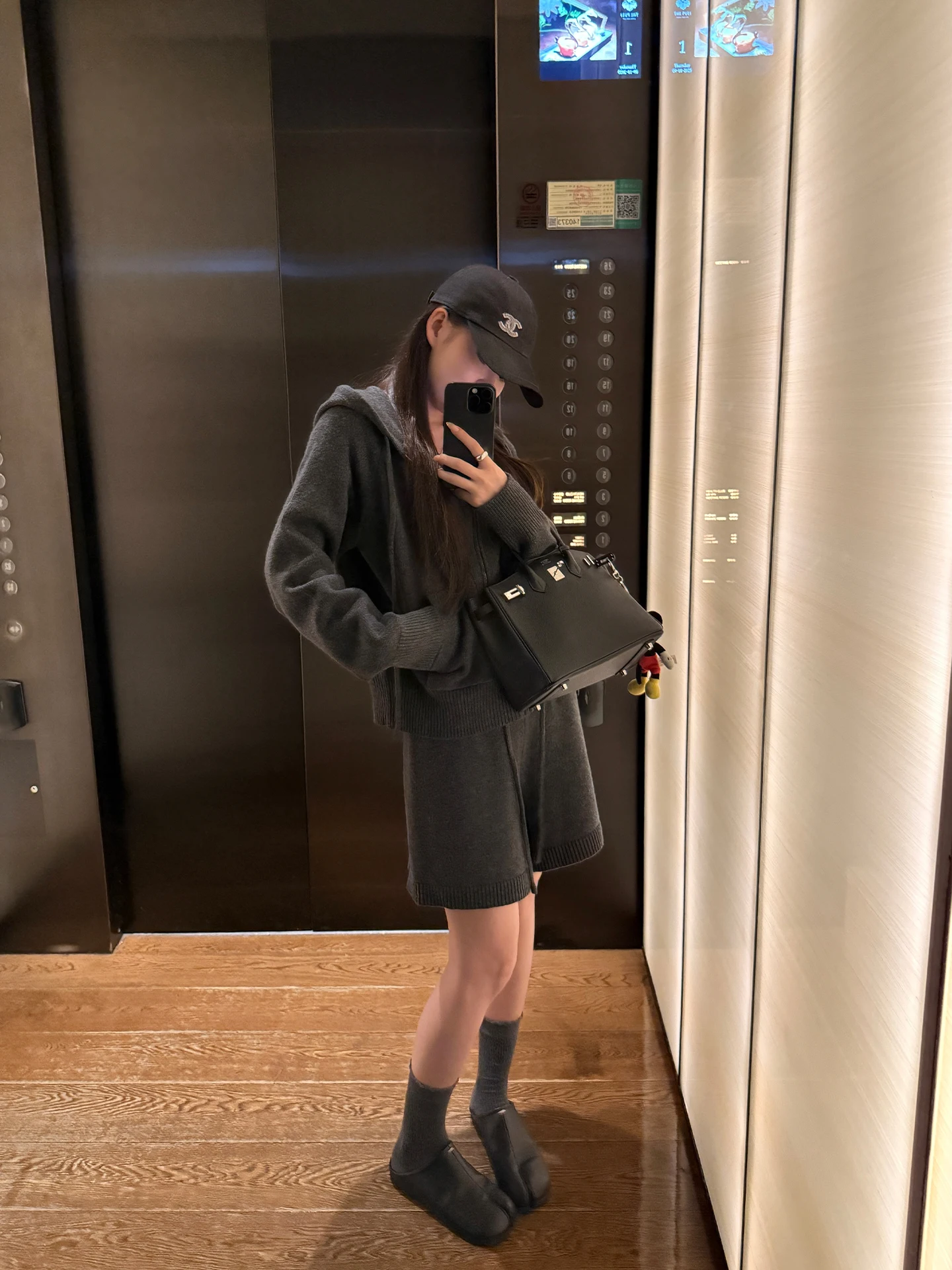 

Комплект из шерстяного свитера и брюк для женщин: свободный крой, длинный рукав, капюшон, модный двухкомпонентный комплект для взрослых