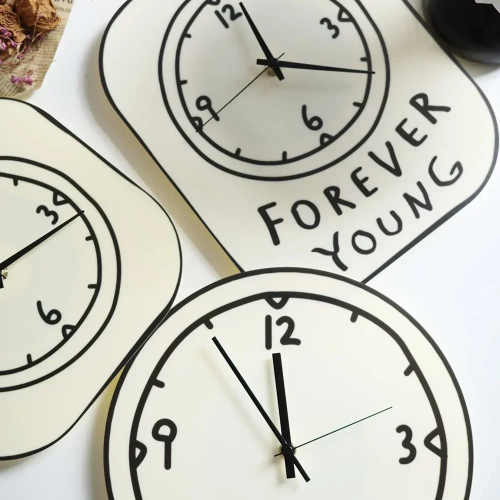 

Кремовые эстетические акриловые настенные часы с немой мультяшным дизайном, современный минималистичный настольный/домашний декор, креативный подарок для гостиной