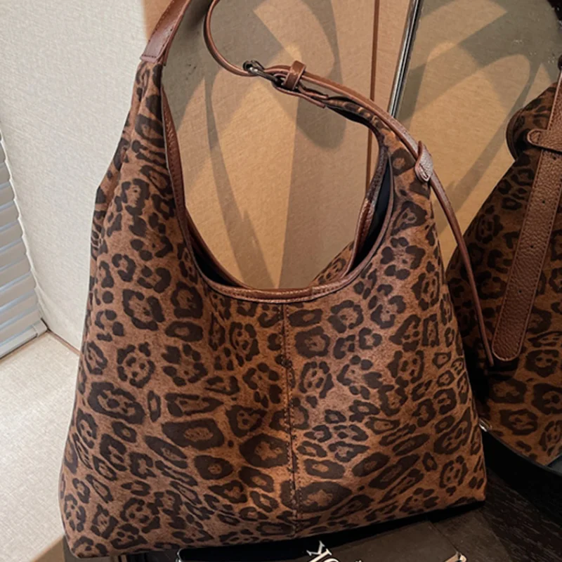 

Leopard Print Fashion Bag Retro Large-Capacity Shoulder Bag Trendy Crossbody Bag for Commuting
