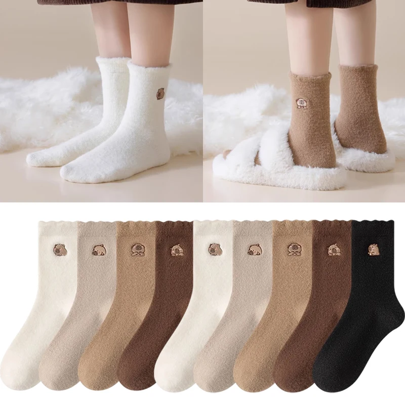 

Mid Length Capibala Printing Socks Unisex Knitted Cotton Socks with Cozy Fleece Lining for Winter Cold Weather Soft Crew Sock