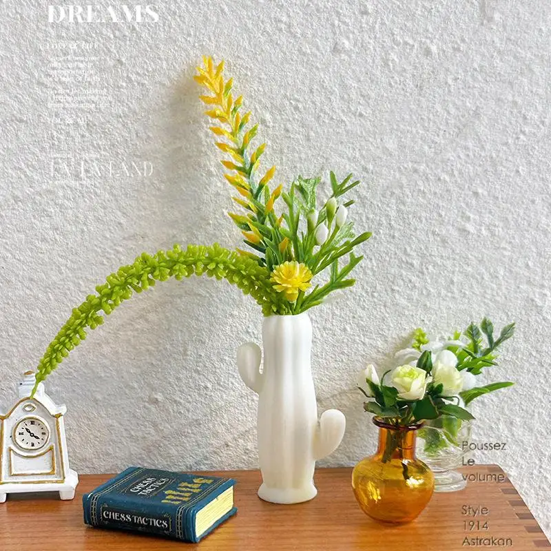 1Pcs Dollhouse Miniature Cactus Shaped Vase Model Furniture Accessories For Doll House Living Room Scene Decor Kids Play Toy