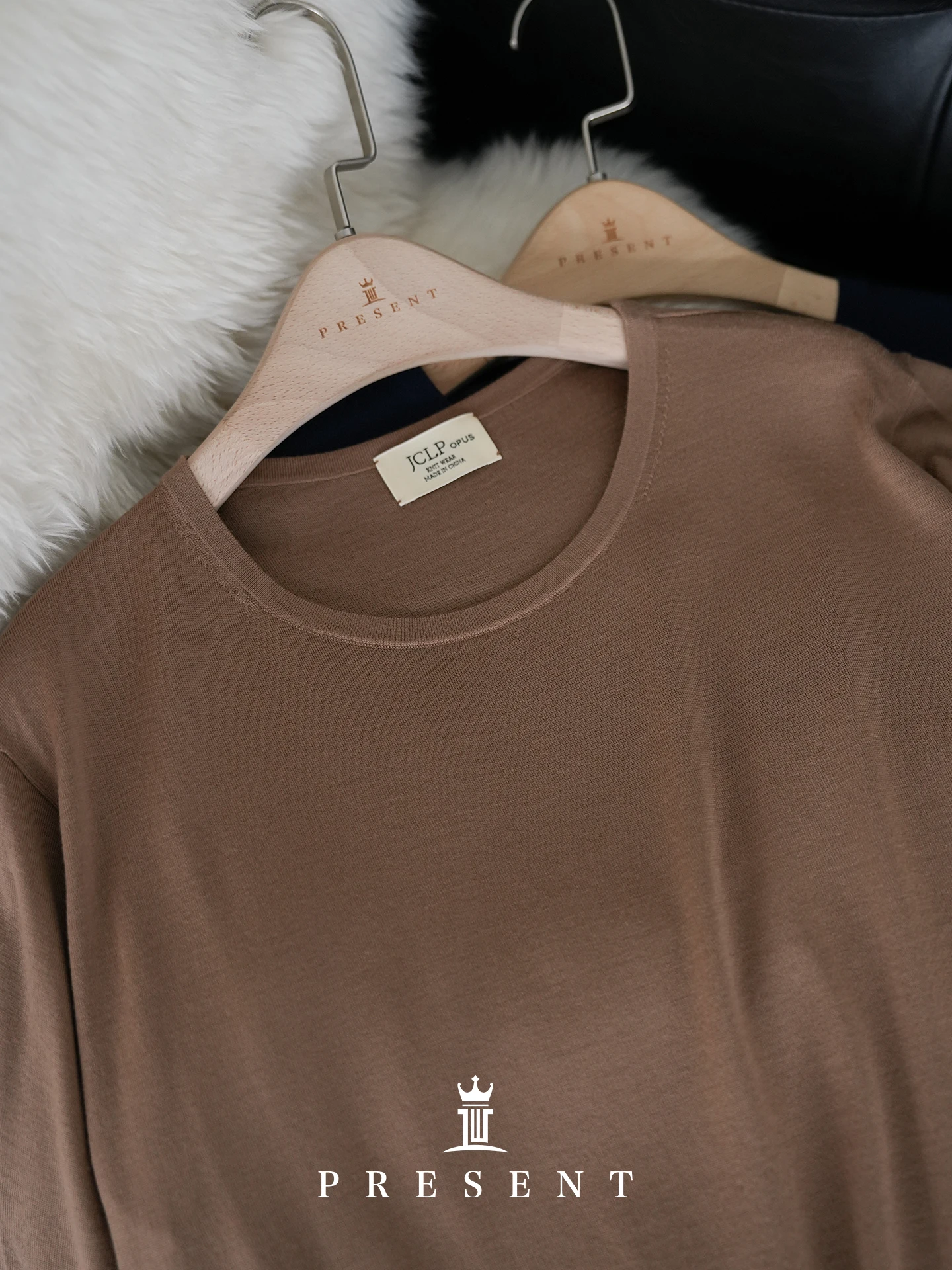 

Luxury Knitted Long Sve Crew Ne LP Wool Base Layer Top Spring 2026 Loose Fit Comfortable Wear Women's Premium Selection