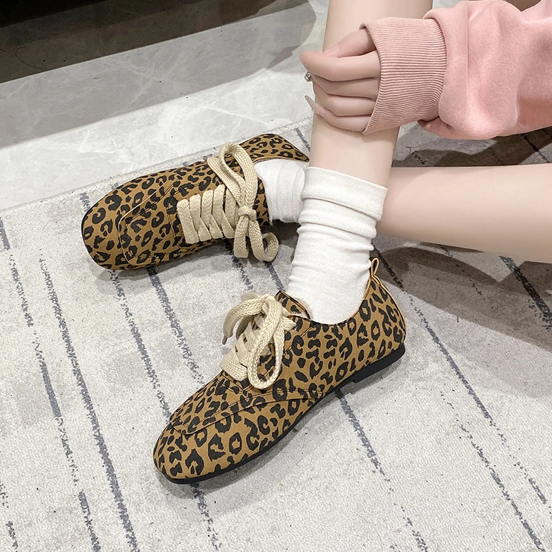 2024 Ladies Shoes Front Lace-up Women's Vulcanize Shoes Fashion Leopard Print Ladies Casual Shoes New Plus Velvet Flat Low Heels