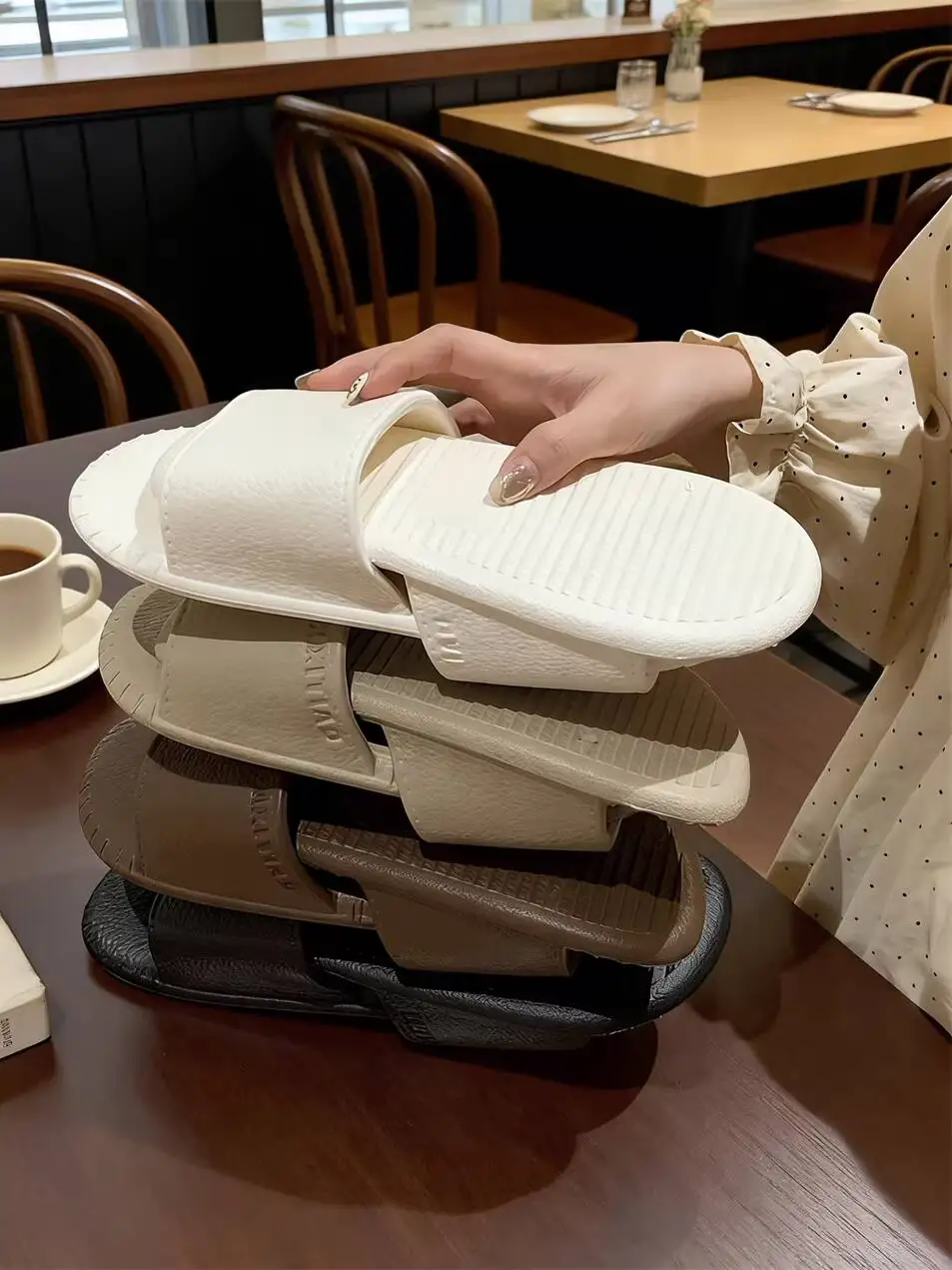 

Unsiex Home Slippers 2026 New Summer Vintage EVA Slides For Men Women Anti-Slip Anti-Odor Couple Comfortable Home Wear Slippers