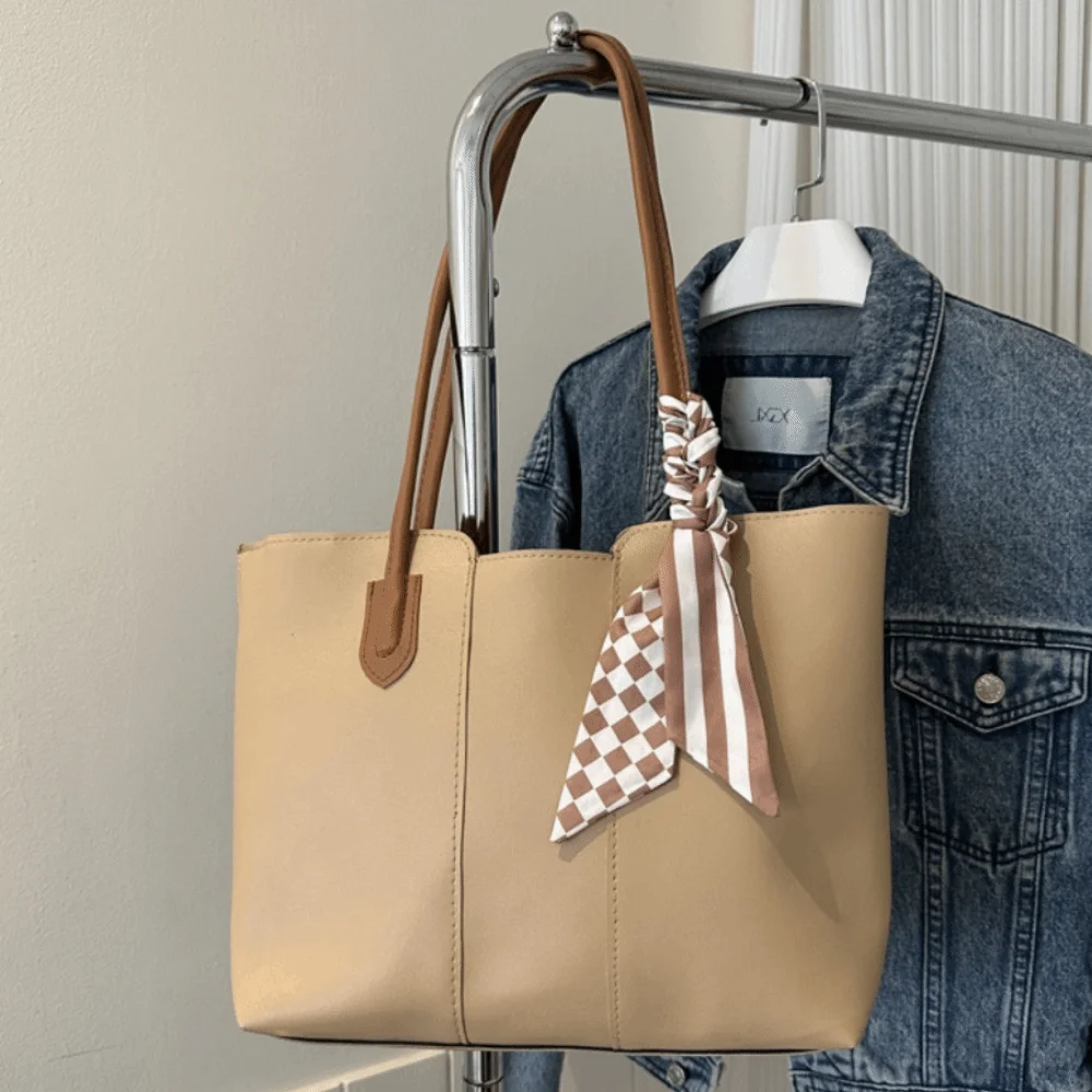 

Fashion Large Capacity PU Leather Shoulder Bag French Style Casual Retro Underarm bag Commuting Ins New Design Tote Bag Girls