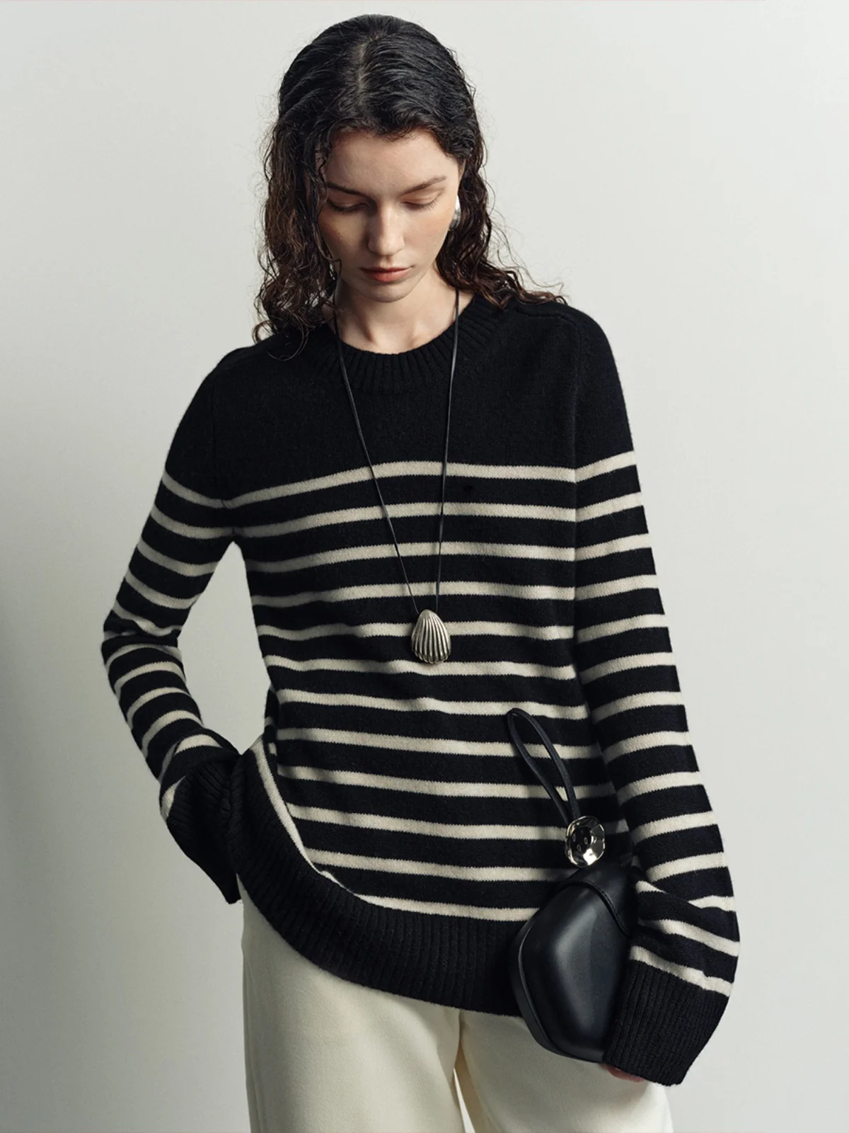 

Классический полосатый свитер с круглым вырезом и цветочным узором, женский модный шерстяной трикотаж в стиле INS Blogger, осенняя коллекция