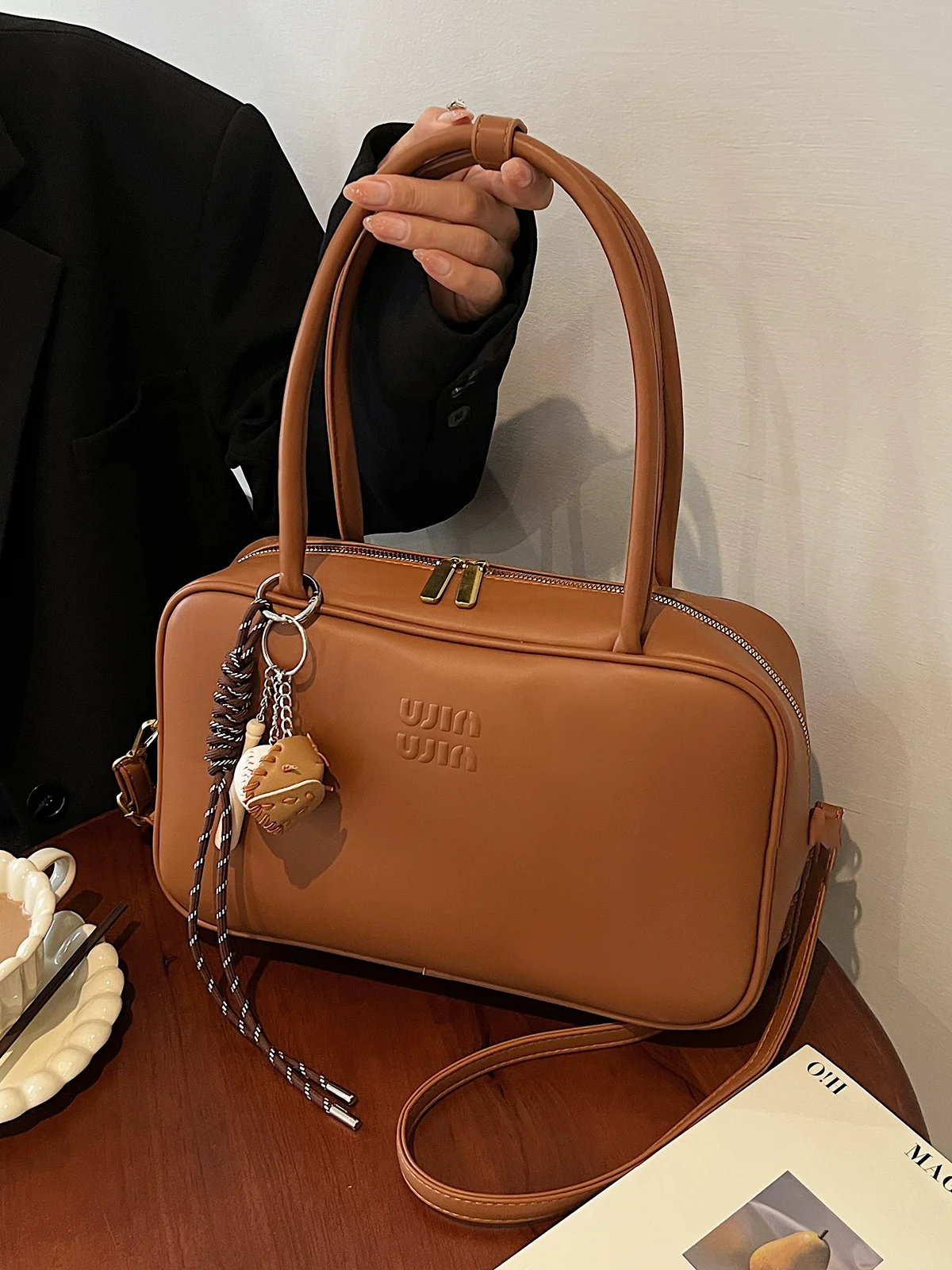 Luxury Design Boston Bag Retro Large Capacity Bag for Women 2025 New Autumn/Winter Commuting Versatile Shoulder Bag Top Quality