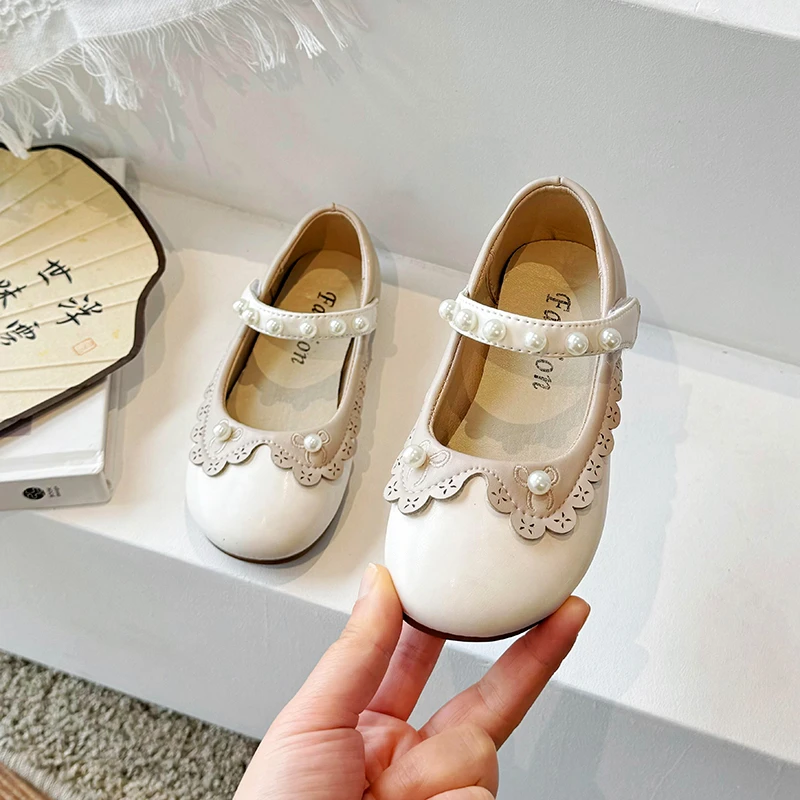 Girl's Pearl Lace Soft Bottom Embroidered Round Toe Princess Shoes, Children's 2024 New Spring Fashionable Small Leather Shoes