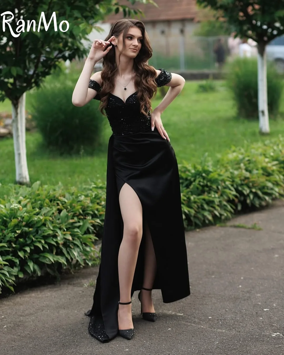 فستان سهرة جديد من Ranmo لامع للحفلات الراقصة حورية البحر ترتر فتحة جانبية بدون أكمام بدون أكتاف طول الأرض حسب الطلب