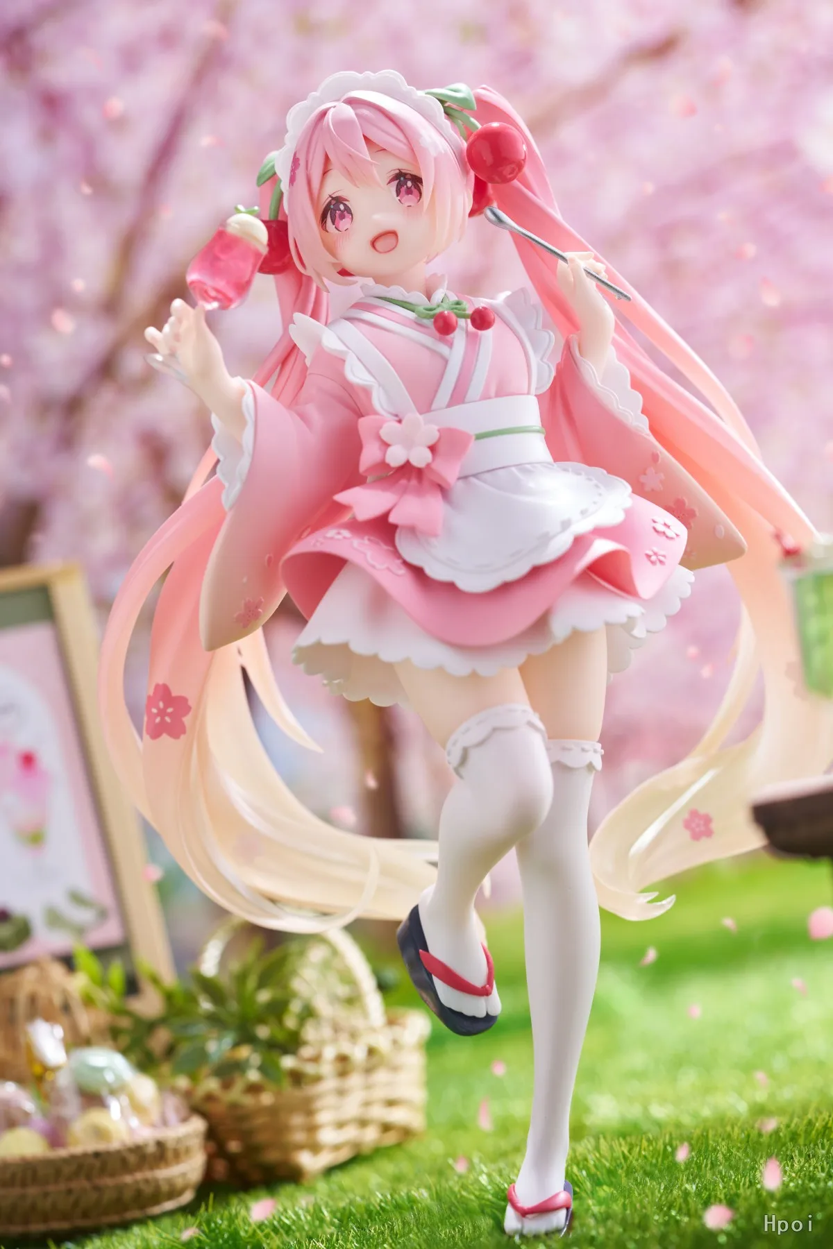 18CM Anime Hatsune Miku Figure Sakura Future Japanese Tea House Waiter Model Toy Gift Collection Action Figure PVC Doll
