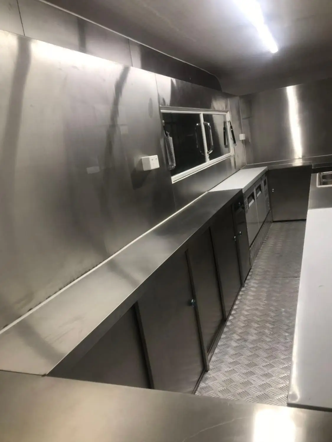 Camion de restauration rapide mobile en forme de losange unique, mode, nouveau design, livraison gratuite par mer