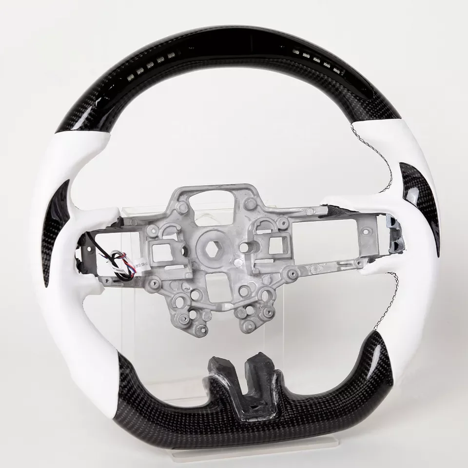 Volant de course en fibre de carbone véritable avec voyant LED de changement de vitesse pour Ford Mustang GT 2018-2020 – Amélioration du volant de voiture au design élégant