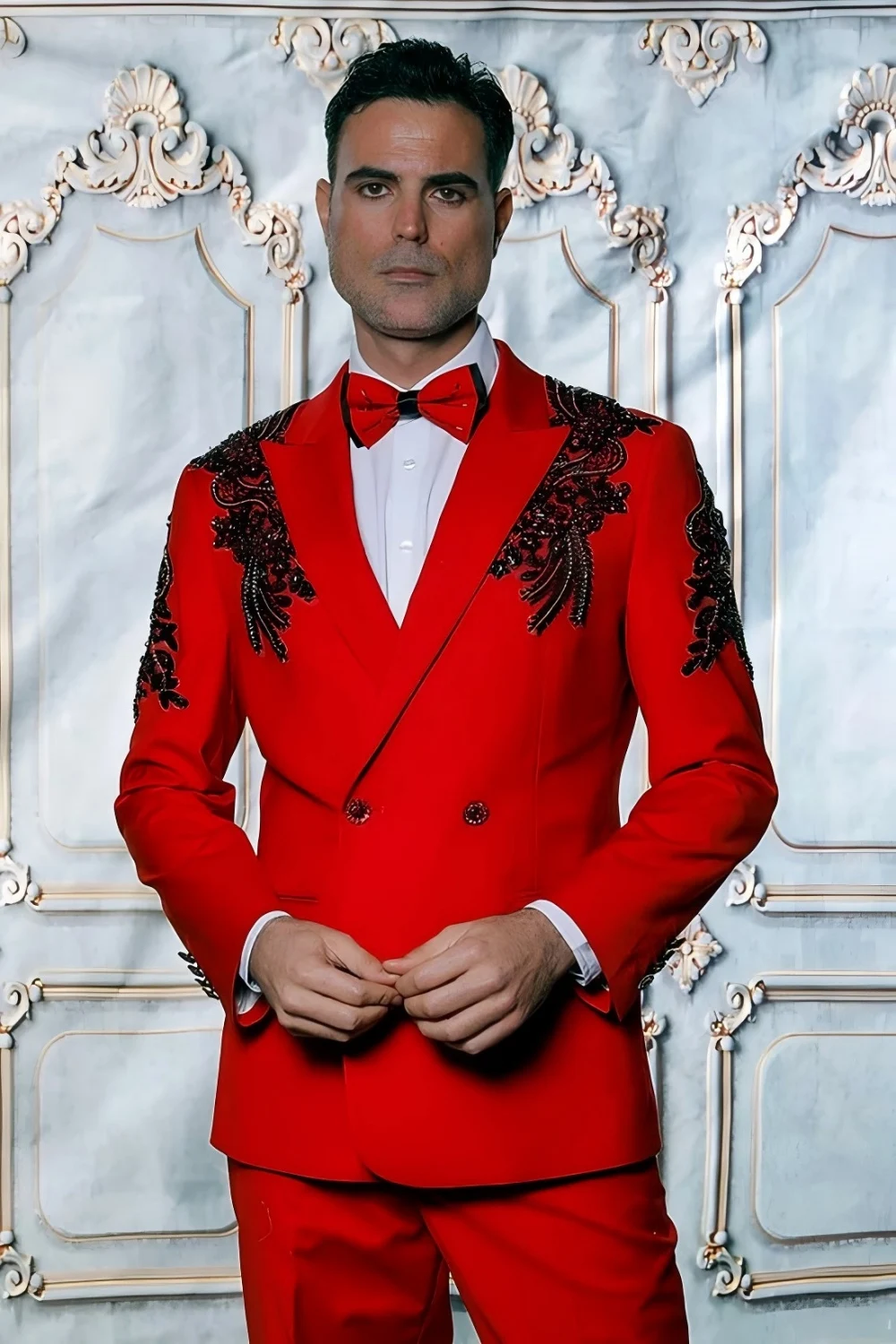 Elegante Men Two Piece Outfits Sets Customized Beaded Crystals One Button Slim Fit Tuxedos For Wedding Groom