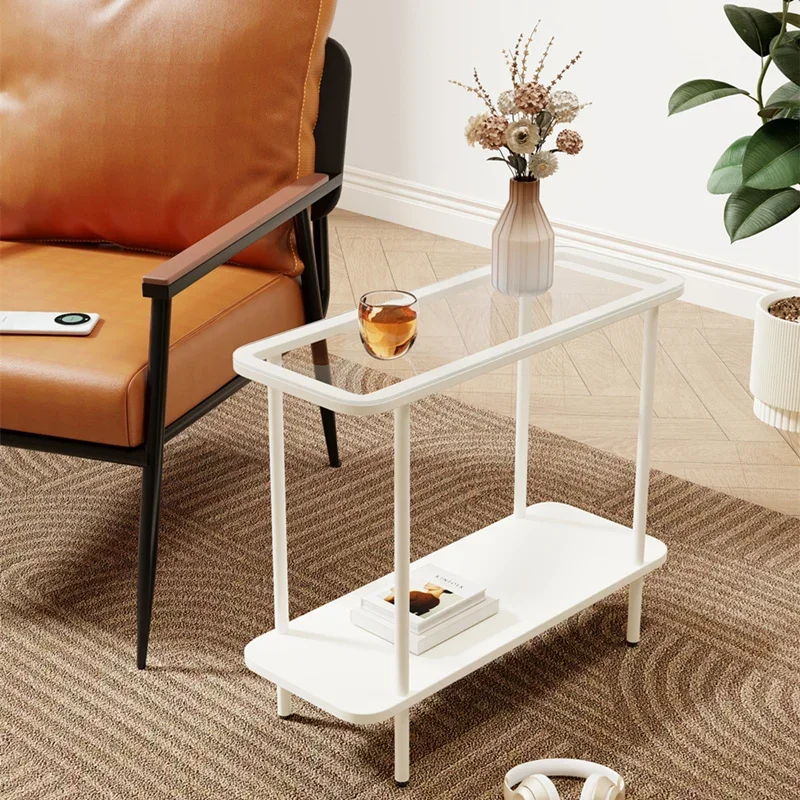 

Afew simple sofa edges, few light luxury minimalist cracks, small table, bedside shelf, and few corners next to the rec