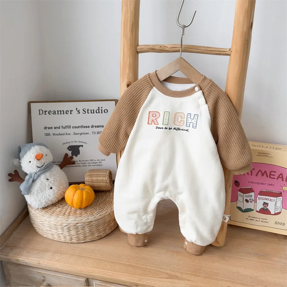 Mono exterior de otoño/invierno para bebé versión coreana para recién nacidos con colores contrastantes y ropa Ha de felpa para bebés varones