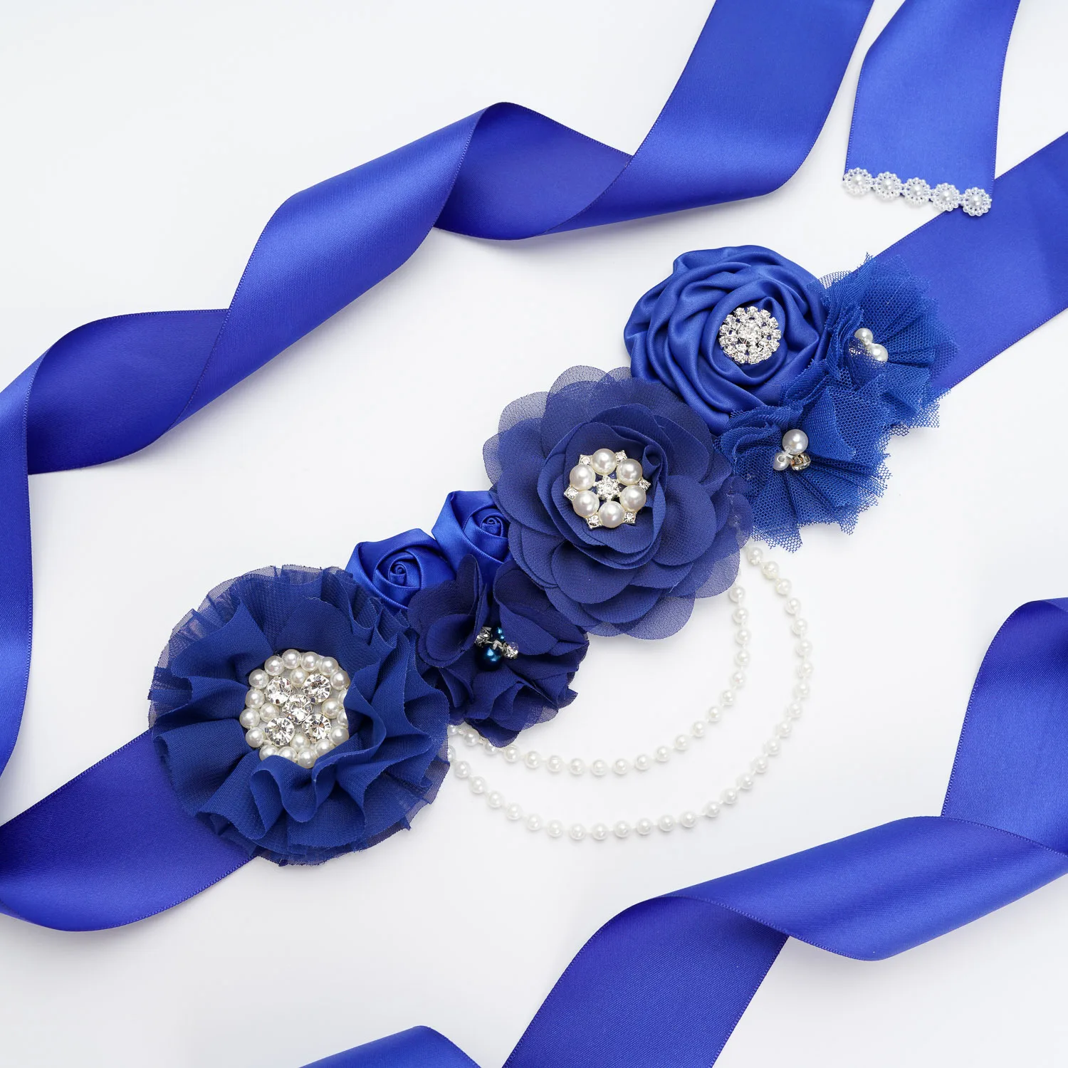 Cinturón de boda azul real hecho a mano con flores y perlas para vestido de novia, 2023