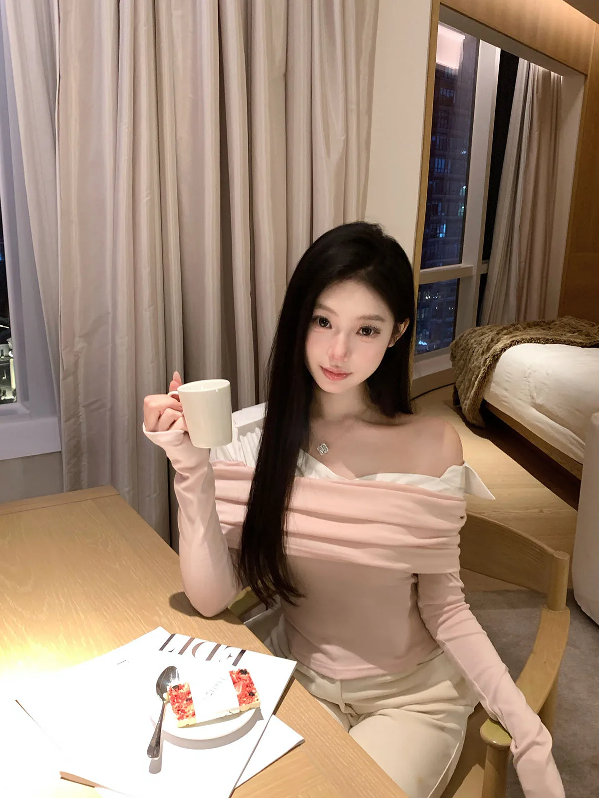 Kubiliv [Yuan Ying Pink Pink] Zhang Yuan Ying Same Ballet Sle Half Off-shoulder blouse Spell Knit t-shirt Top