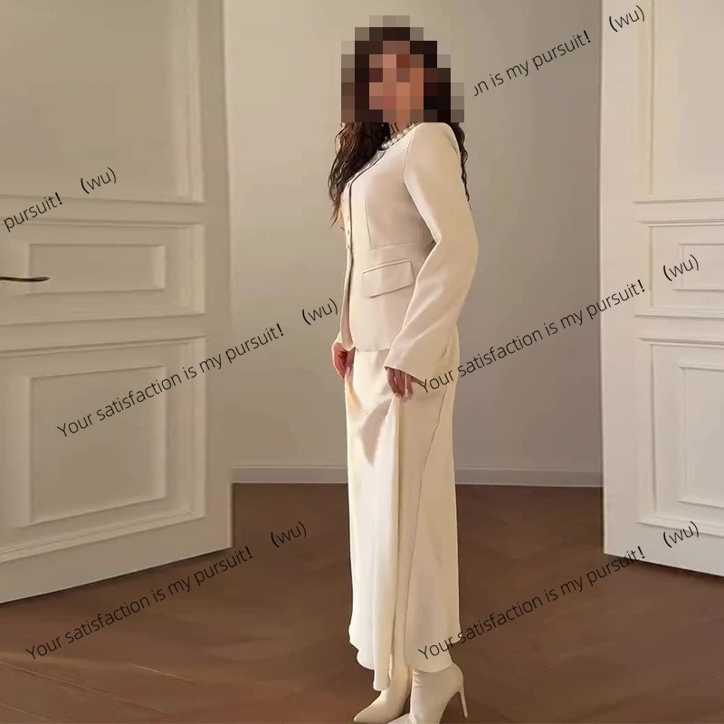 Conjunto de falda de moda elegante y delgada de manga larga con cuello redondo para mujer