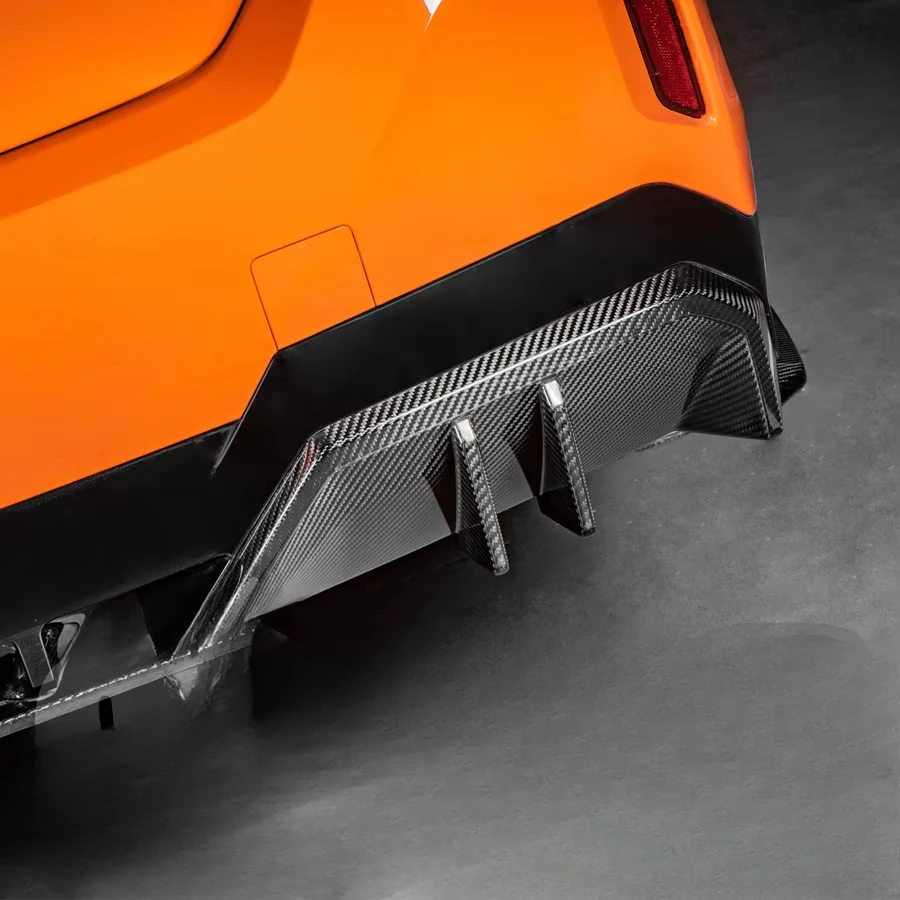 

Oiomotors MP Style Carbon Fiber Rear Diffuser Spoiler forG60 5 Seriescustom